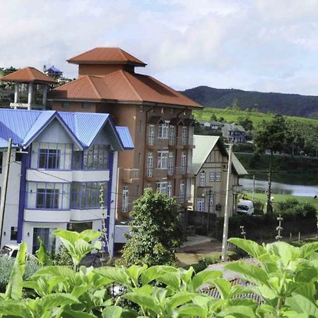 Yoho Pello Lake Resort Нувара-Елія Екстер'єр фото
